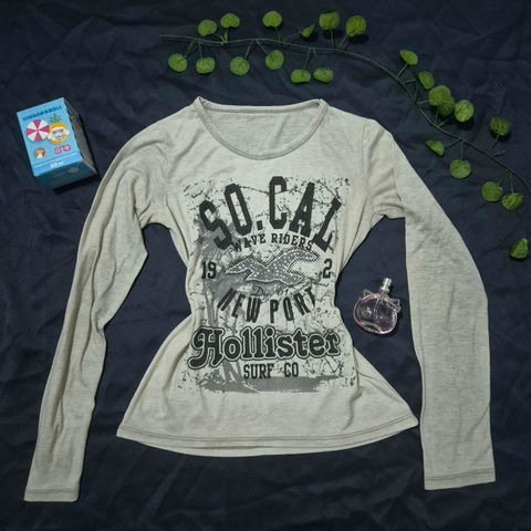 Blusa manga larga Hollister talla S en excelente estado