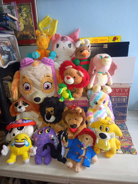 Lote de peluches muy lindos