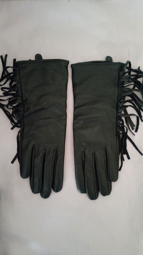 Guantes de piel con flecos color negro