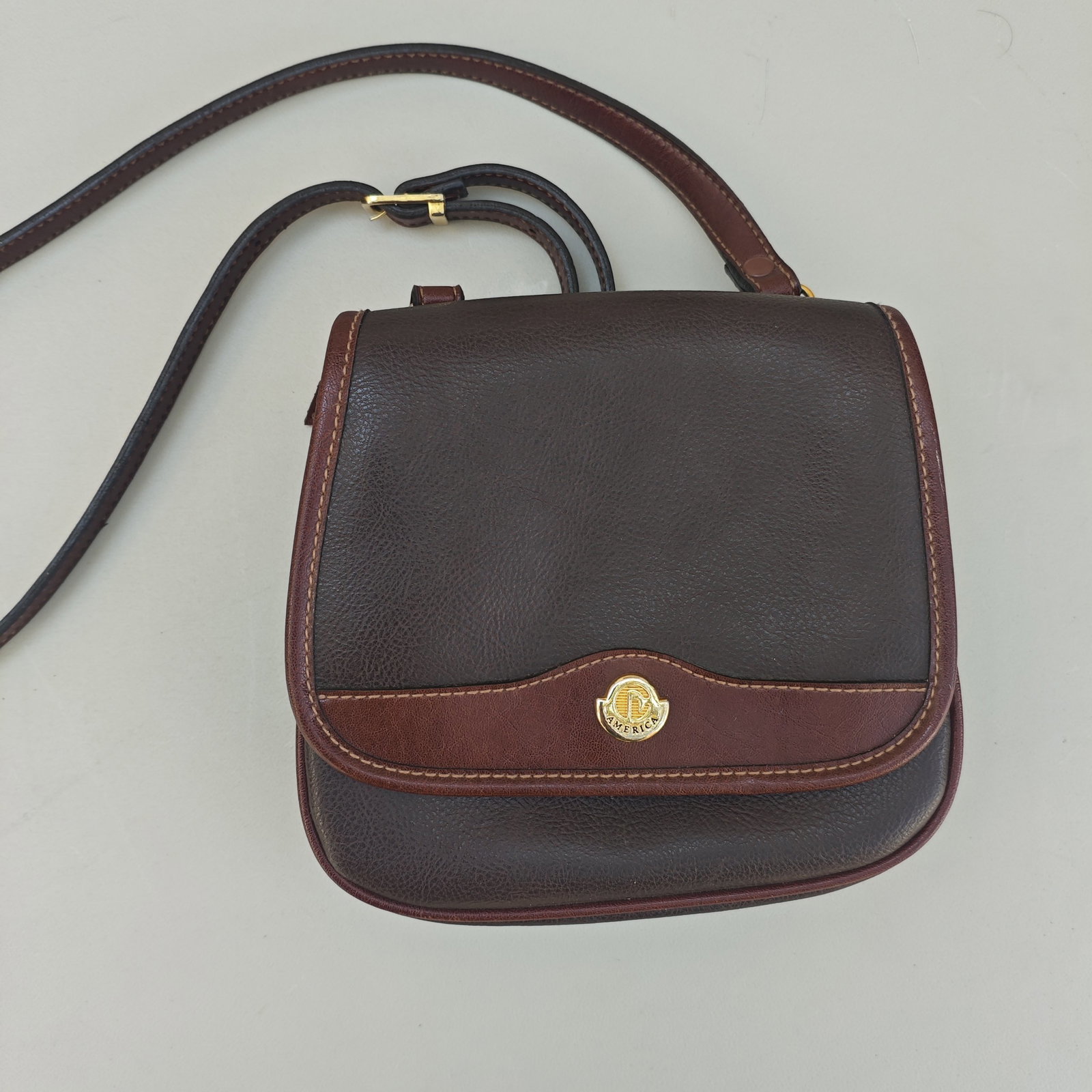 Bolsa compacta café vintage 