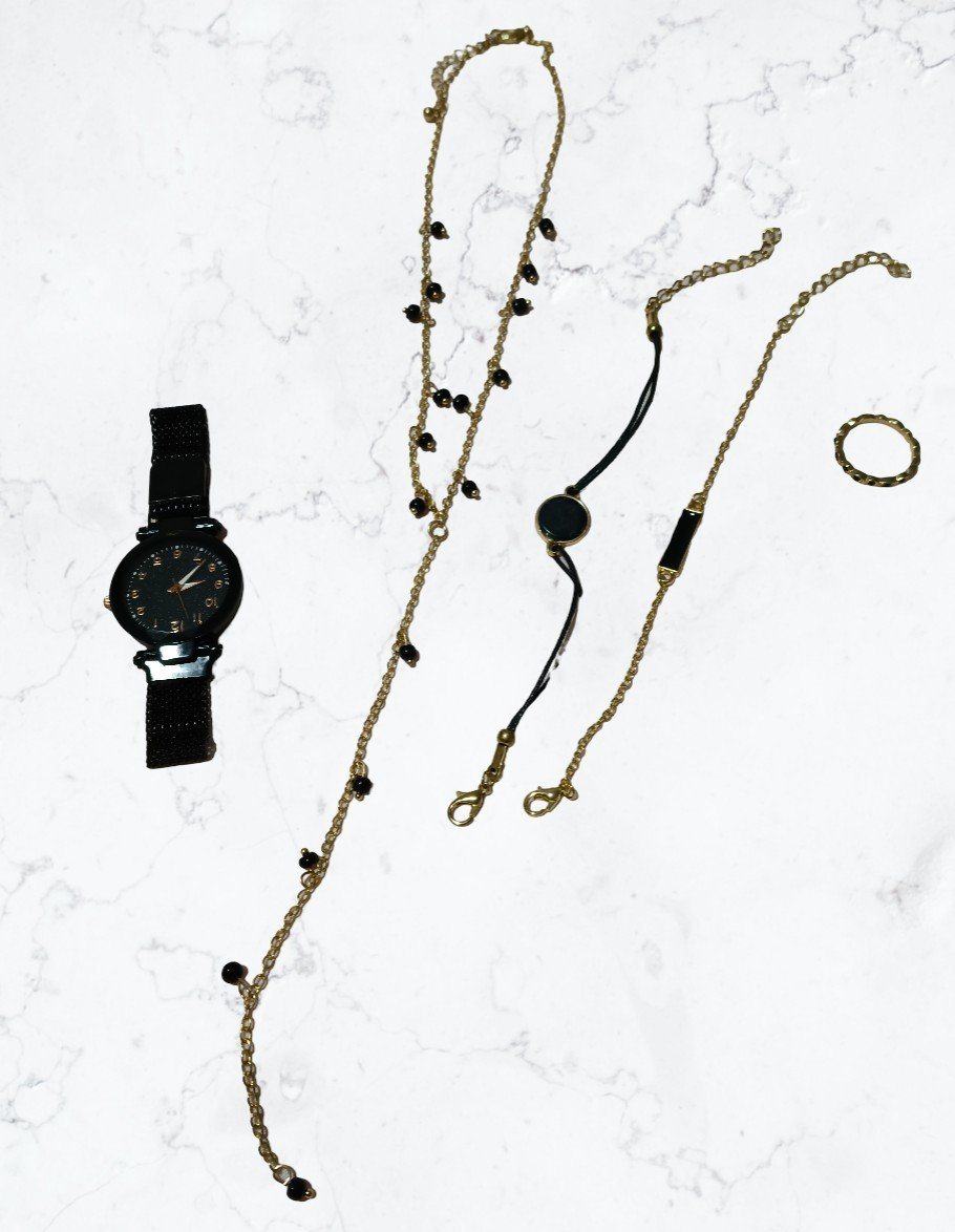 Set de Joyería Nuevo: Reloj, Collar y Pulseras Elegantes