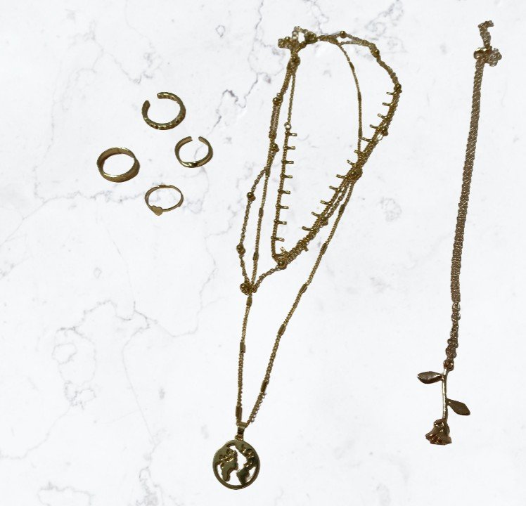 Kit de Joyas: 2 Collares y 4 Anillos Nuevos