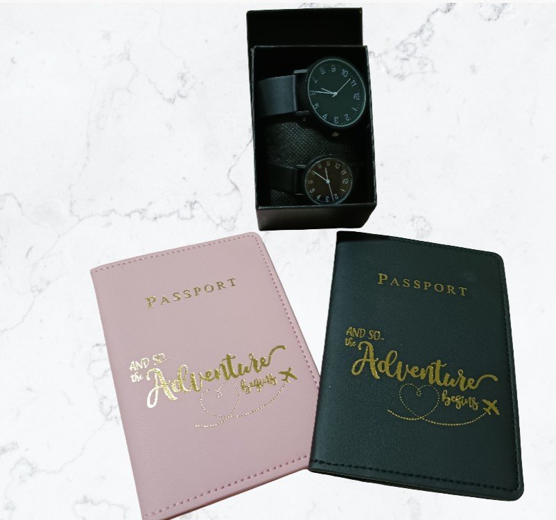 Kit Couple: Porta Pasaporte Rosa y Negro + 2 Relojes Nuevos