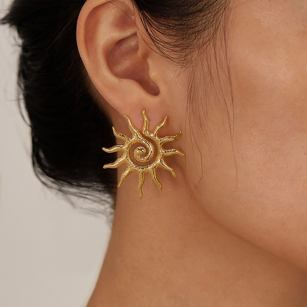 Aretes de acero inoxidable con cobertura de chapa de oro 