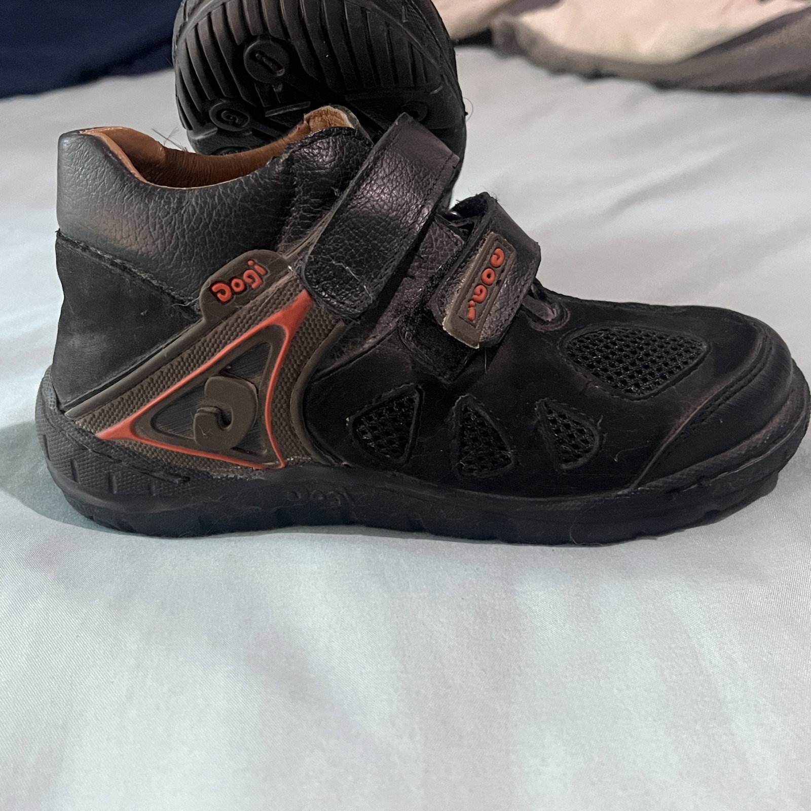 Zapatos escolares DOGI de piel, talla 20.5, diseño resistente