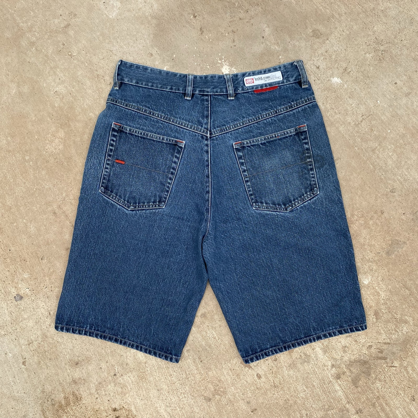 Bermuda ECKO vtg Baggysote Talla 32