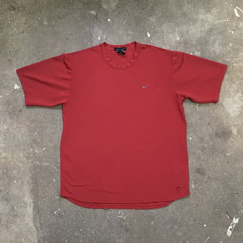 Playera Nike Sphere y2k Roja Talla