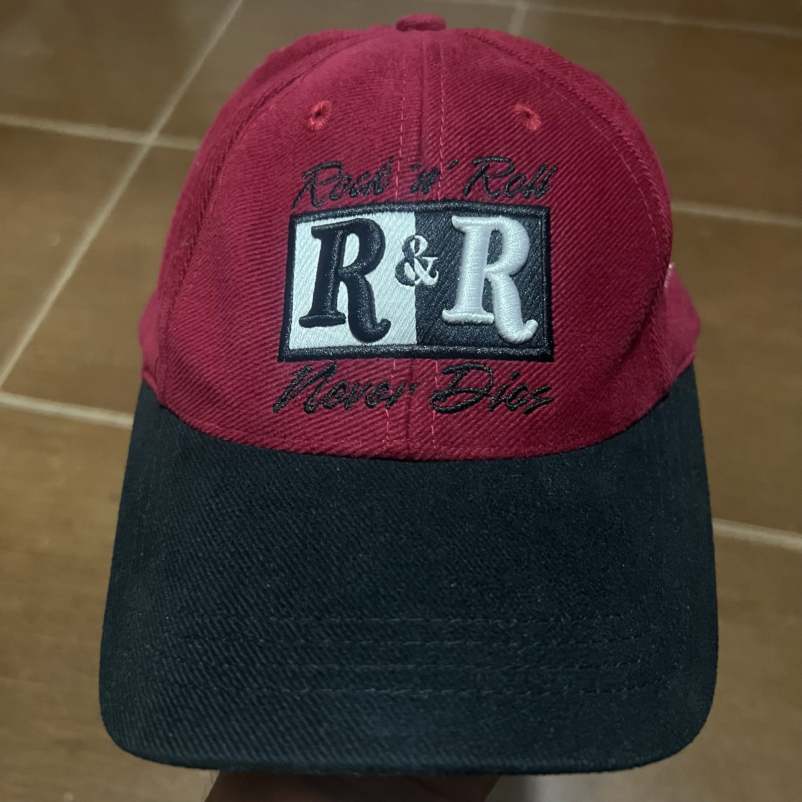 Gorra Vintage Hard Rock Cafe 'Rock ‘n’ Roll Never Dies'