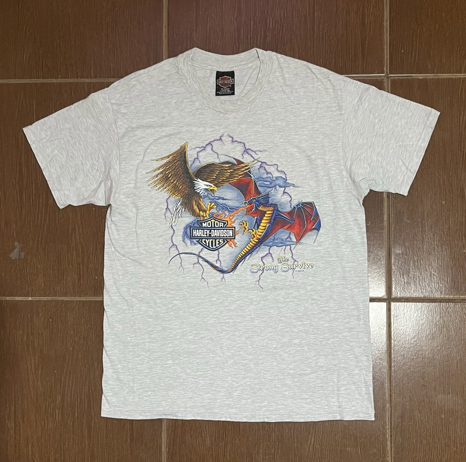 Playera vintage Harley-Davidson 1998 'The Strong Survive'