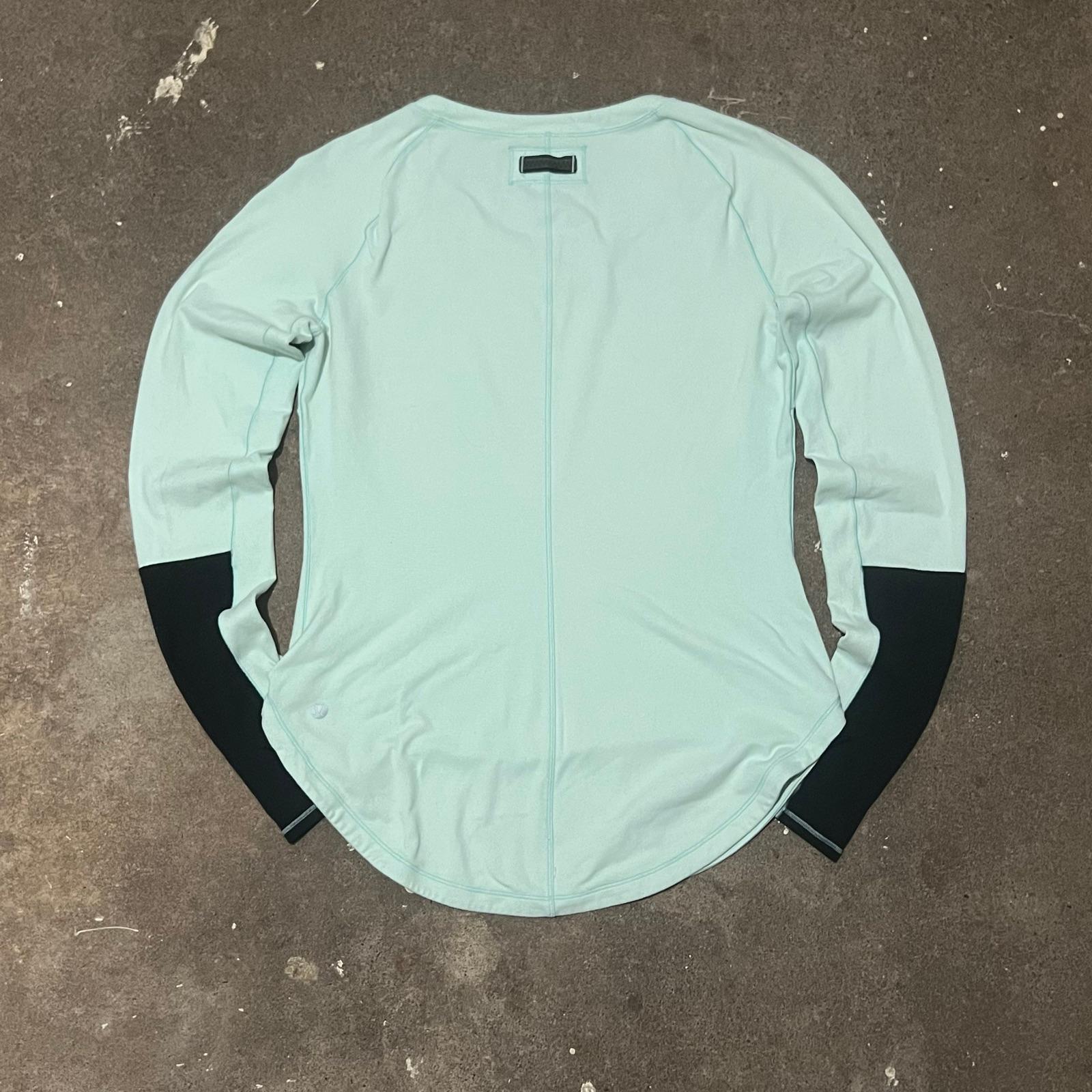 Top Manga Larga Lululemon Verde Menta y Negro Talla M