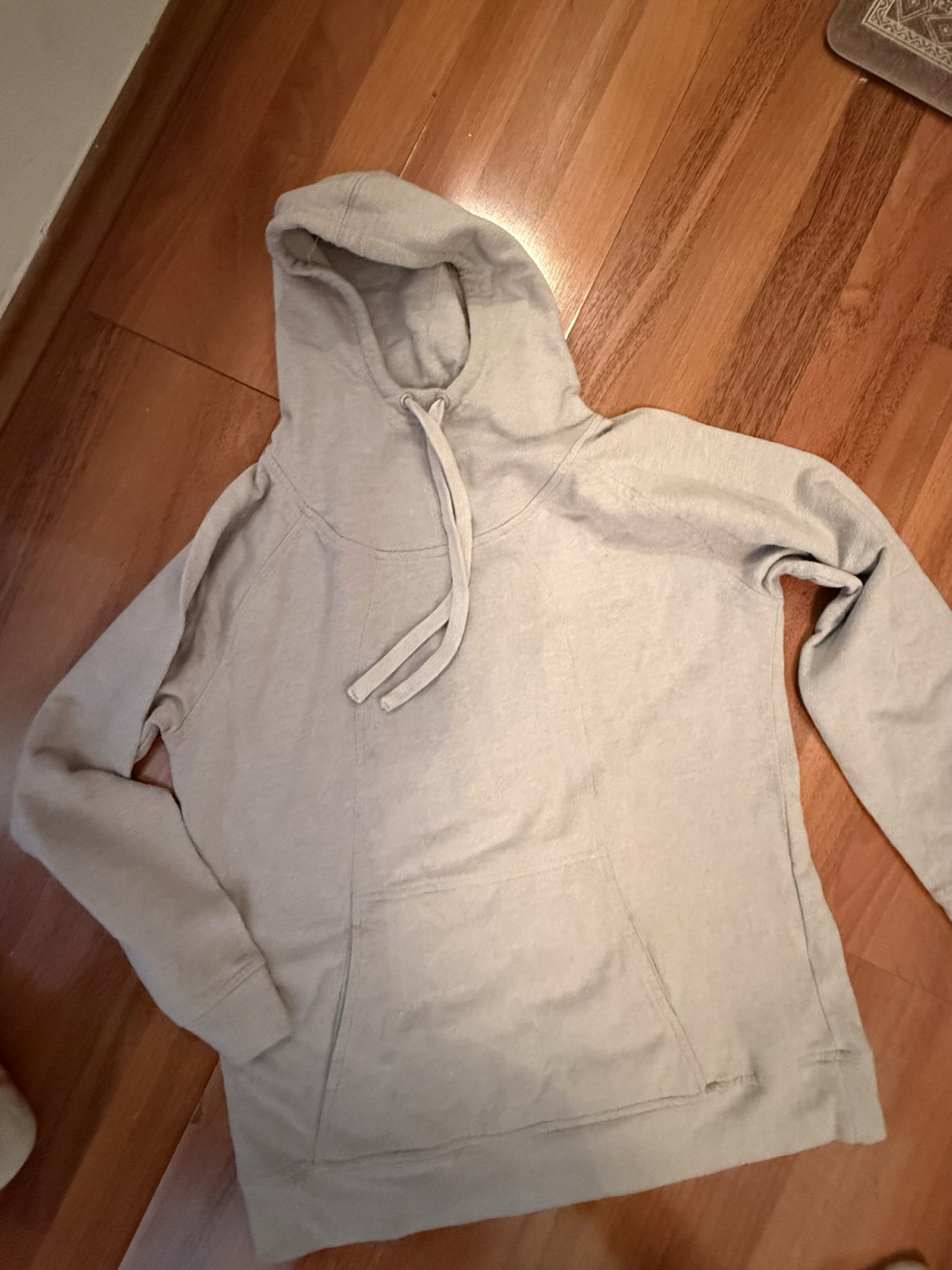 Sudadera Gris con Capucha - Nueva