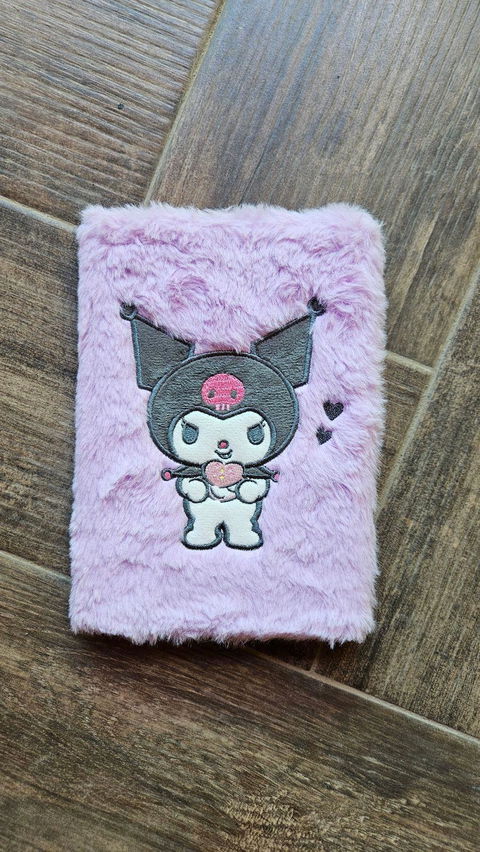 Libreta Kuromi de peluche rosa