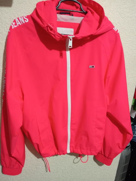 Rompevientos Tommy Jeans Color Neón Talla M