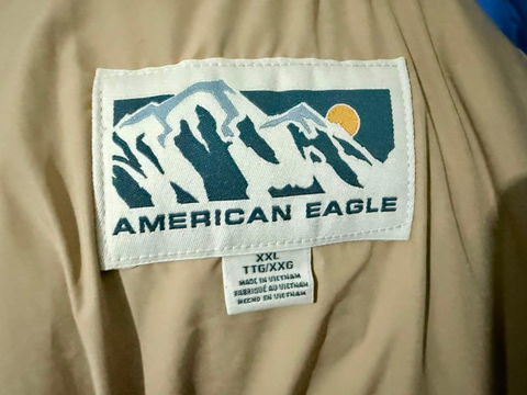 Chamarra American Eagle XXL en buen estado