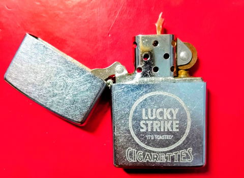 Encendedor Zippo® Lucky Strike® 1916 Edición Especial