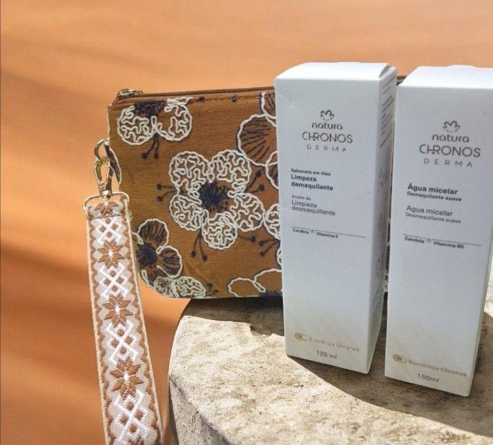 Agua micelar y desmaquillante Natura con cosmetiquera