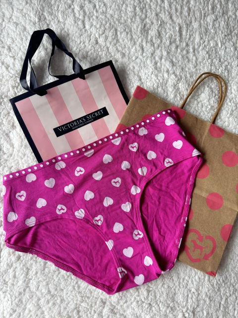 Panty PINK VS rosa magenta con corazones