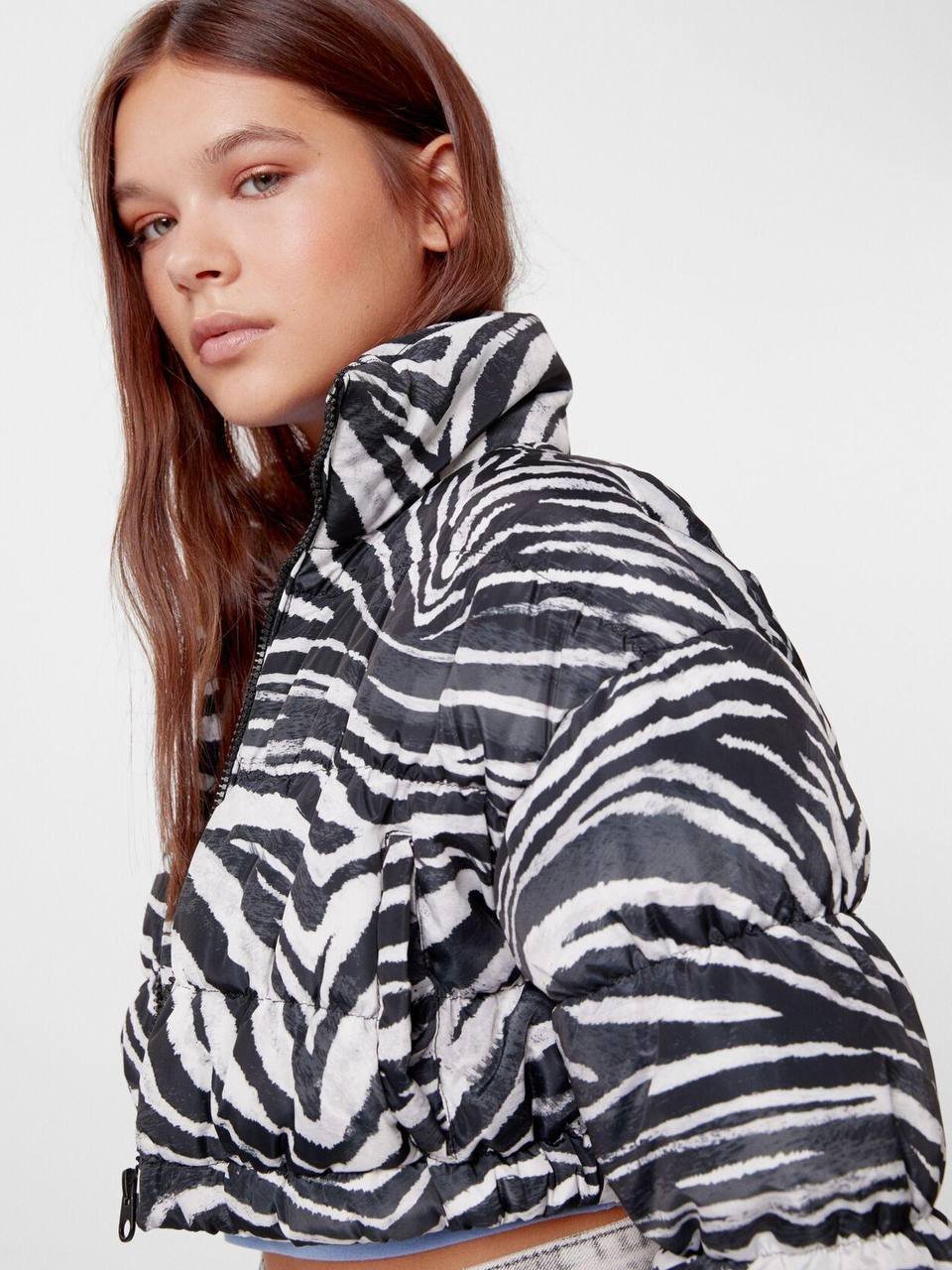 Cazadora Acolchada Cropped Bershka Estampado de Cebra Talla XS