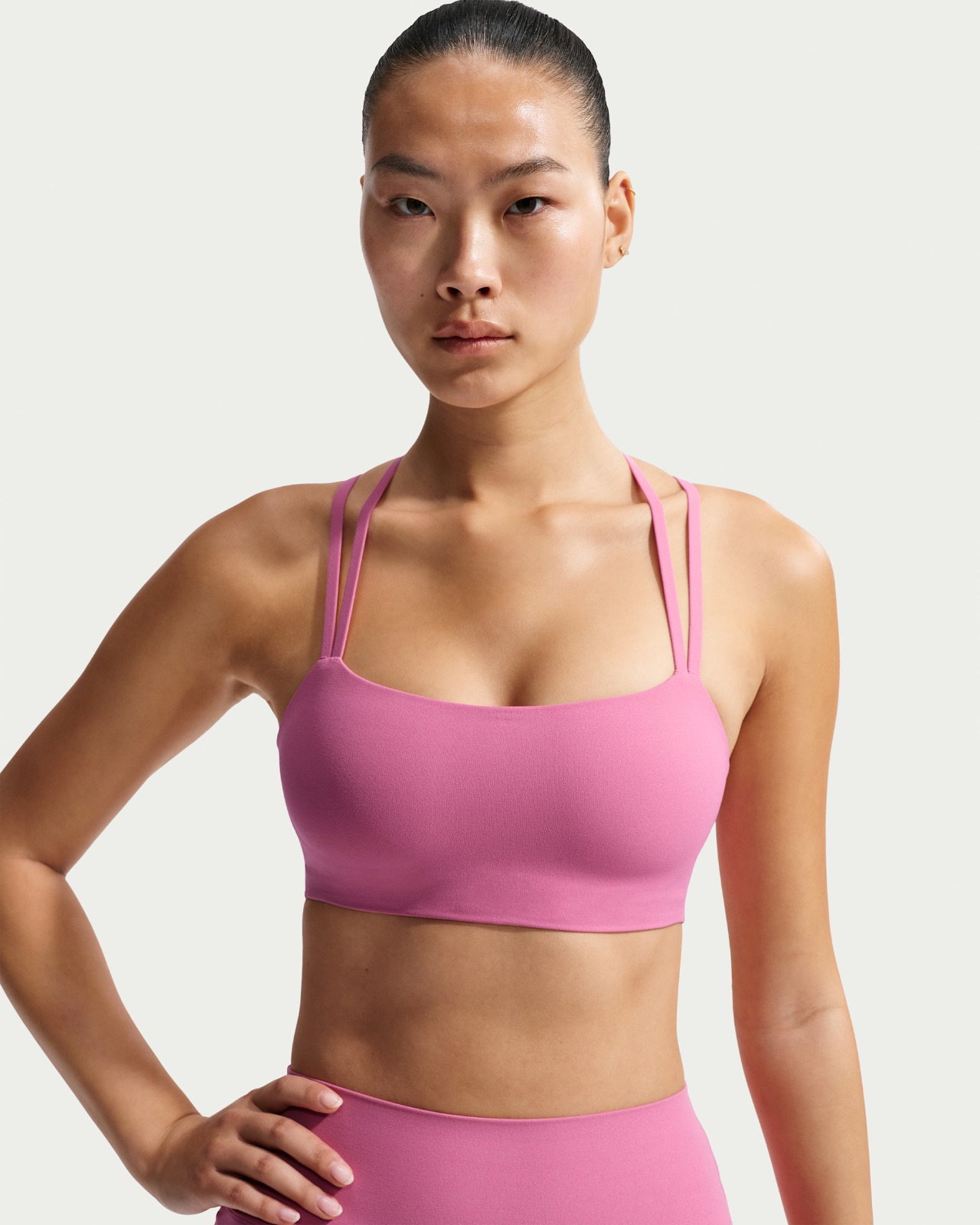 Bra deportivo Nike Zenvy Strappy Talla XS color rosa