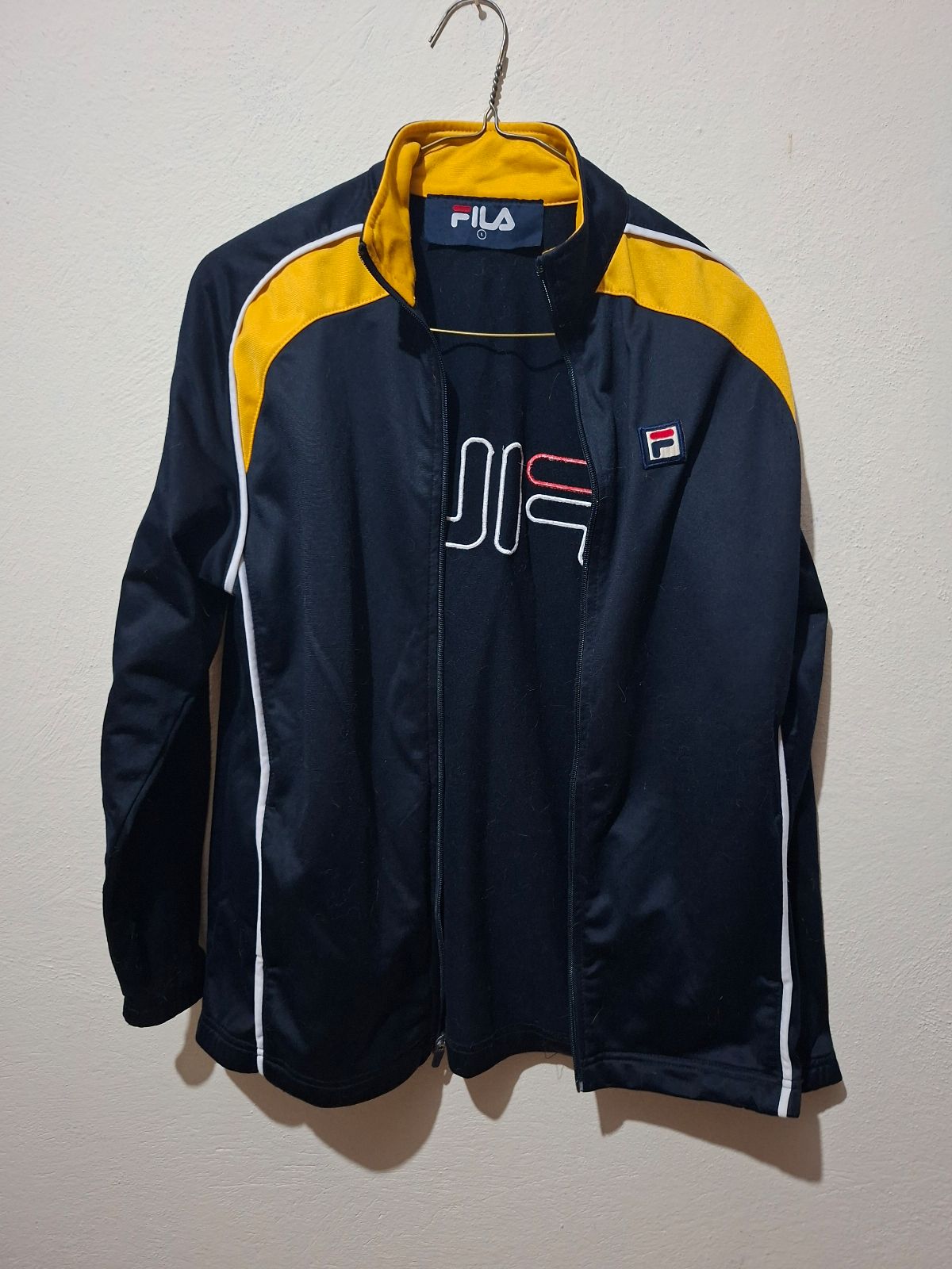 Sudadera Fila con detalles amarillos
