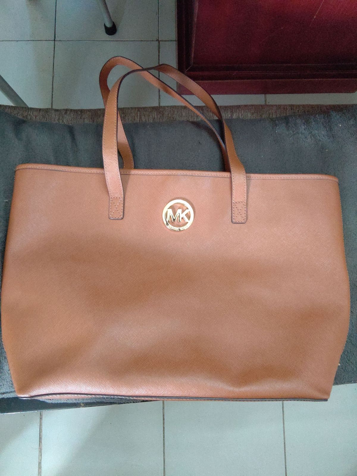 Bolso de Mano Michael Kors Color Café
