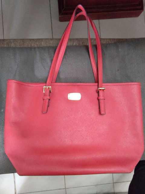Bolso Michael Kors rojo en buen estado