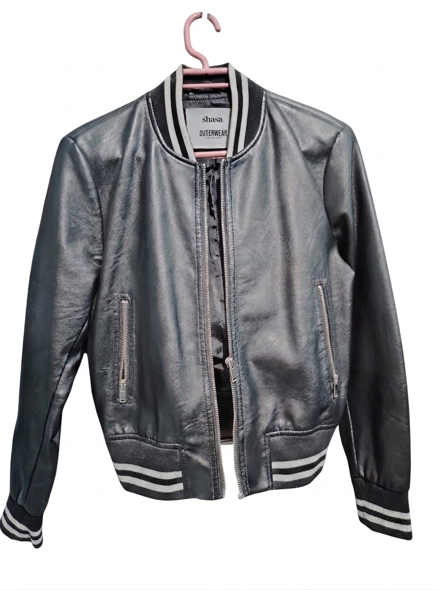 Chamarra bomber tipo biker Shasa en buen estado