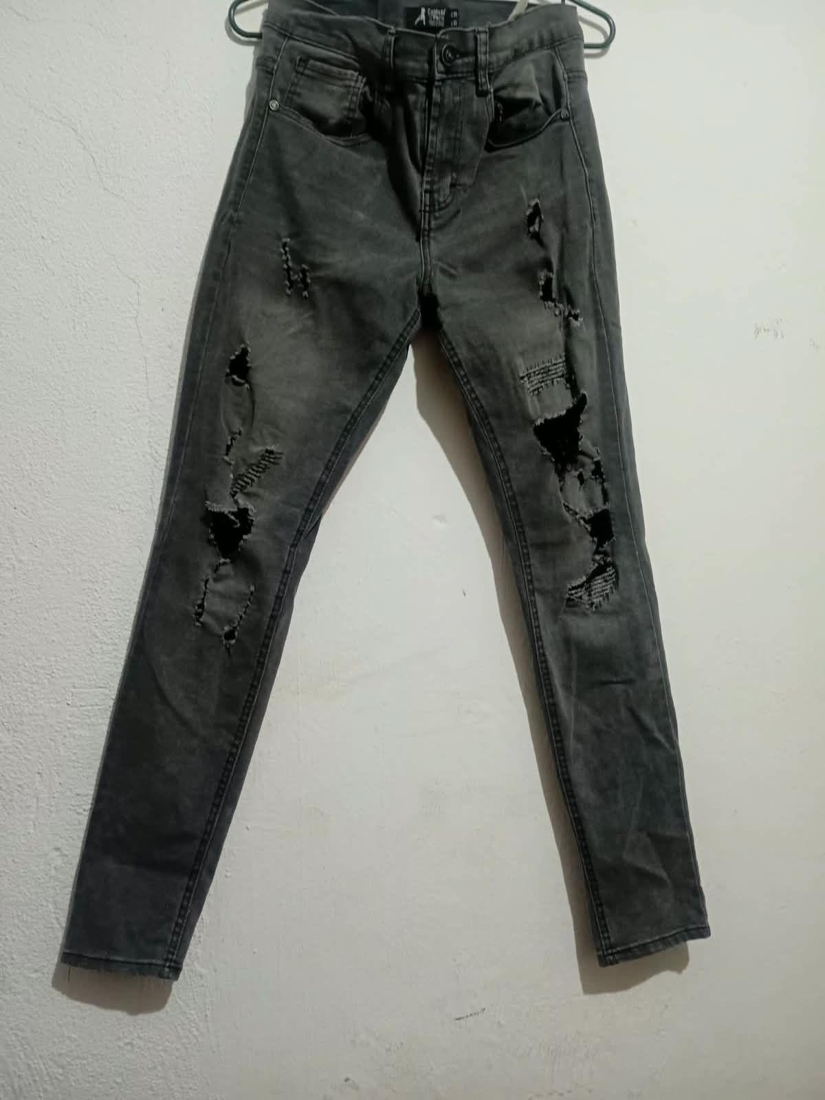 Pantalón Cuidado con el Perro Talla 30 en Excelente Estado