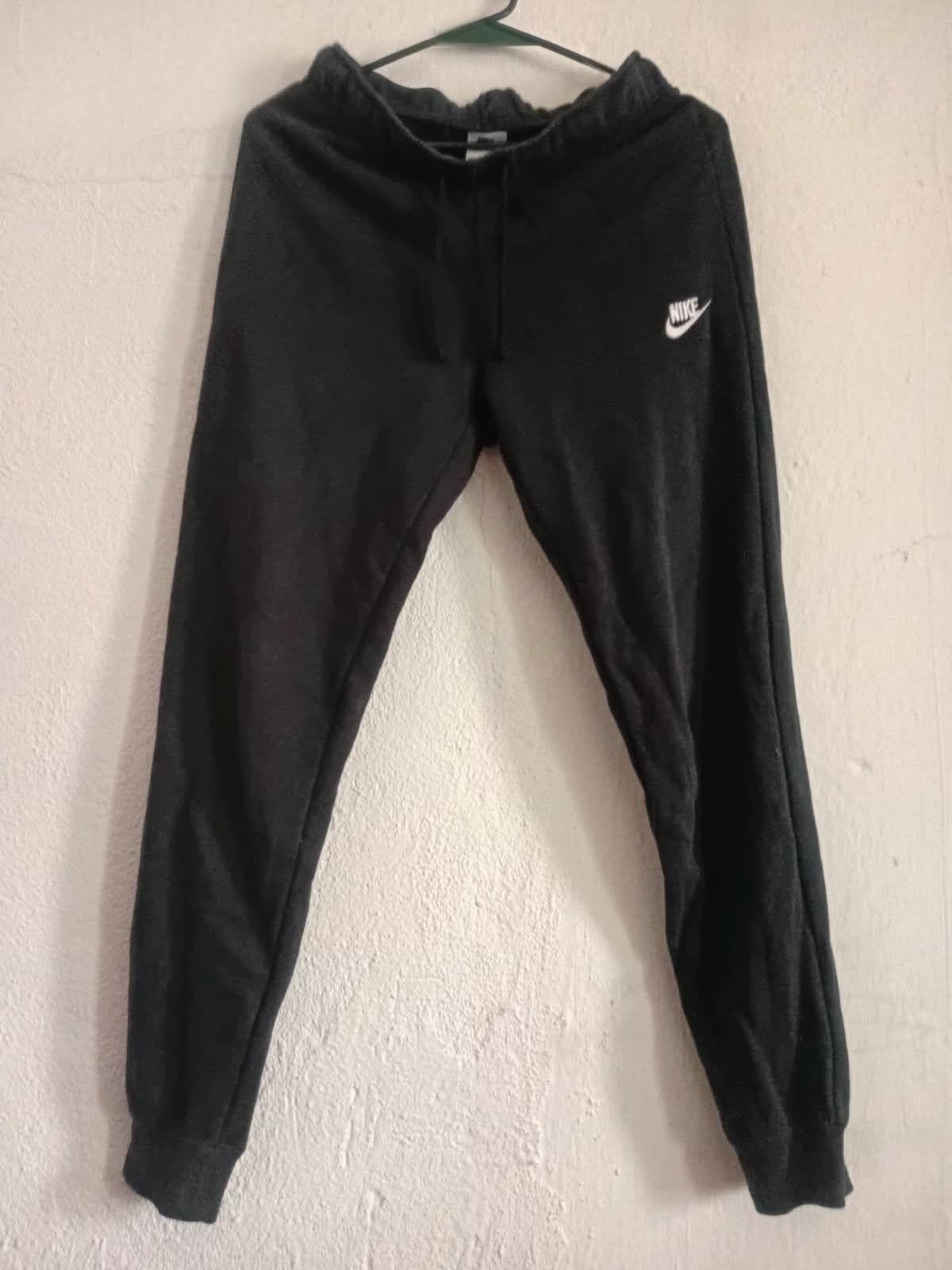 Pantalones Nike en excelente estado