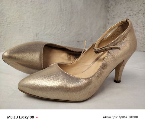 Tacones bajitos dorados Meizu Lucky 08, talla 5