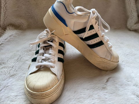 Tenis Adidas Superstar Talla 23.5 - Como Nuevos