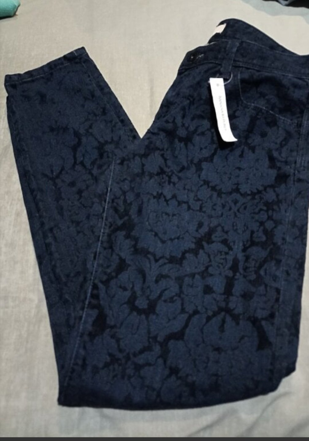 Jeans Super Skinny con Flores de Terciopelo - Banana Republic - Talla 25