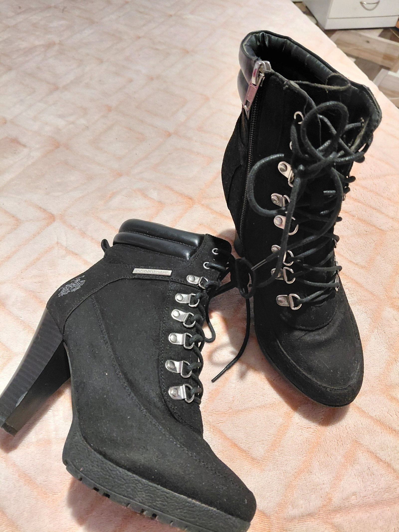 Botines Estilo Combat con Tacón Alto - Talla 4 MX (7 US) - Como Nuevos