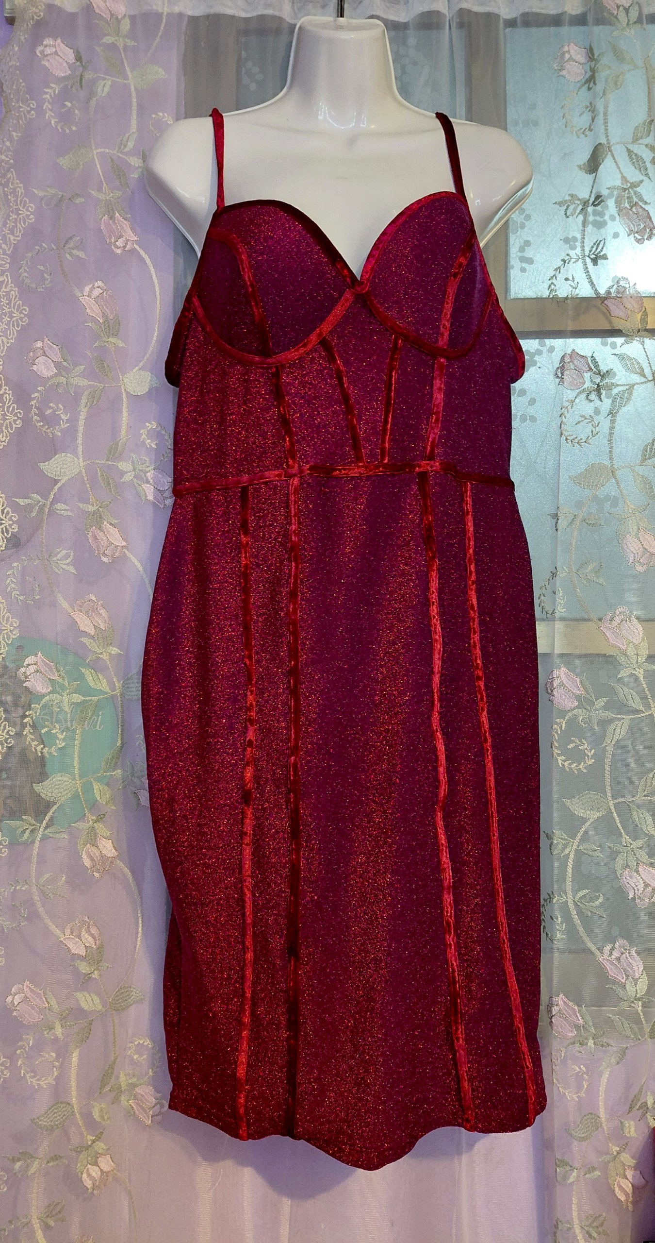 Vestido Estilo Corset Color Rojo Vino Brillante