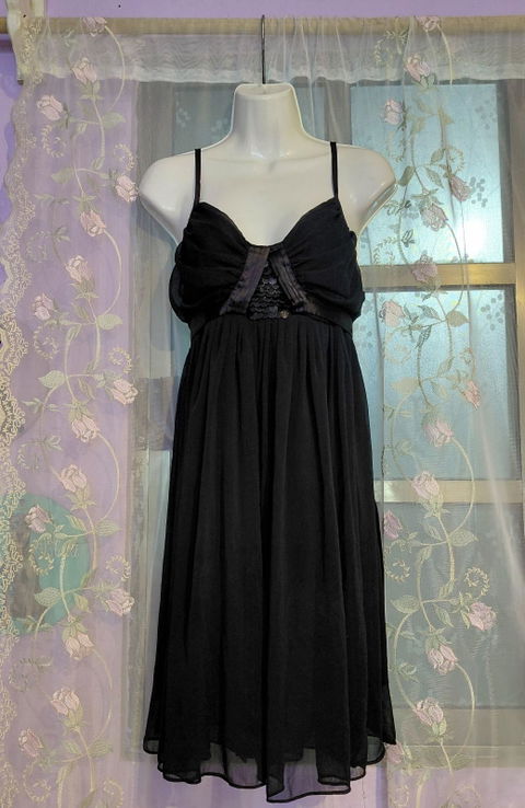 Vestido de Gala Corto con Detalle de Lentejuelas