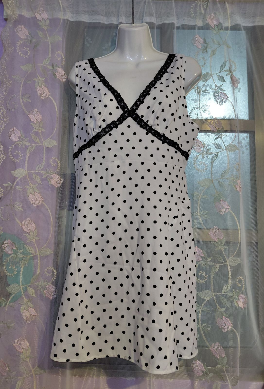 Vestido de lunares vintage con encaje negro - Talla L