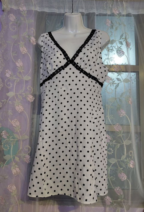 Vestido de lunares vintage con encaje negro - Talla L