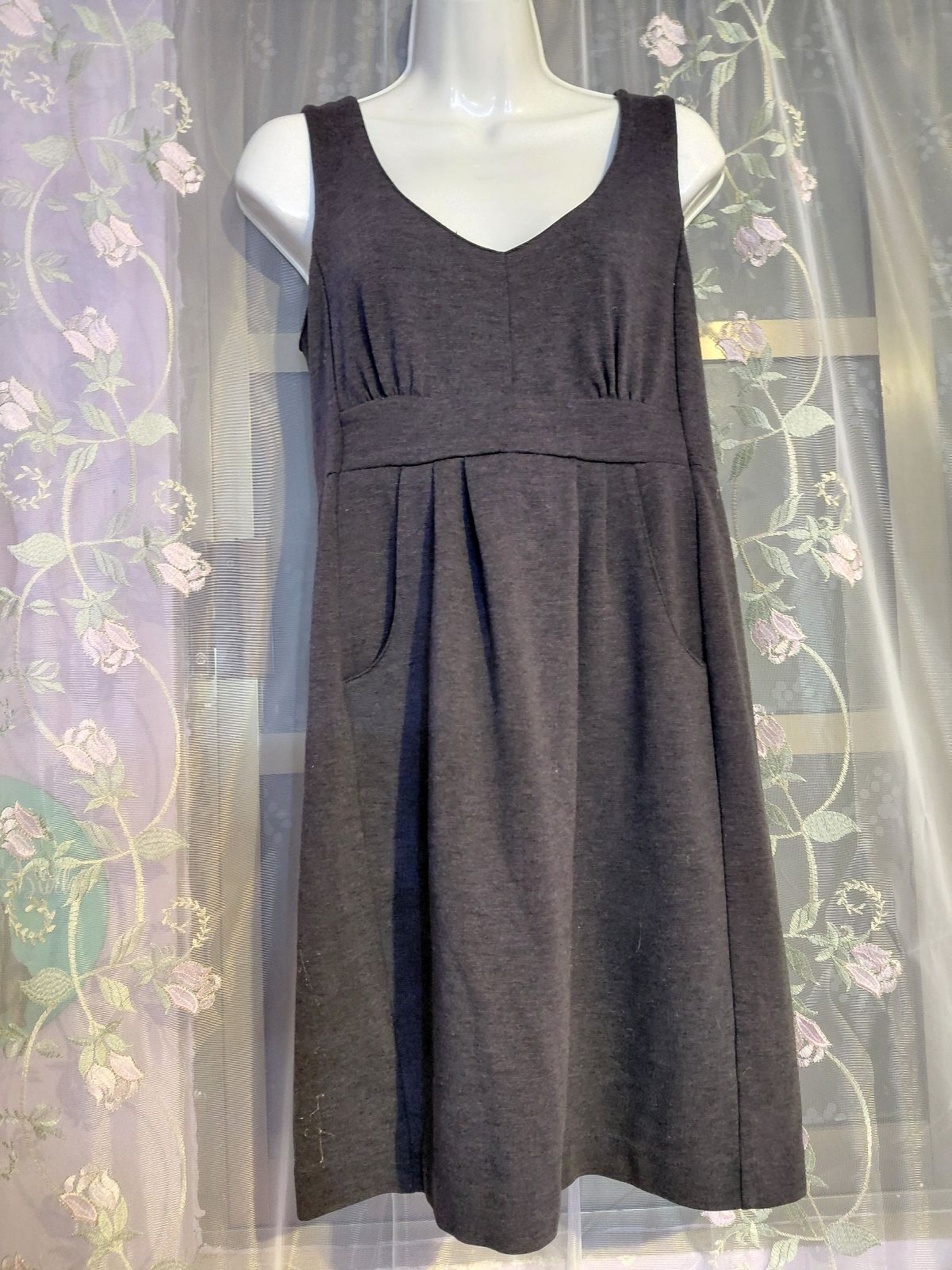 Vestido Gris Carbón con Bolsillos Talla M