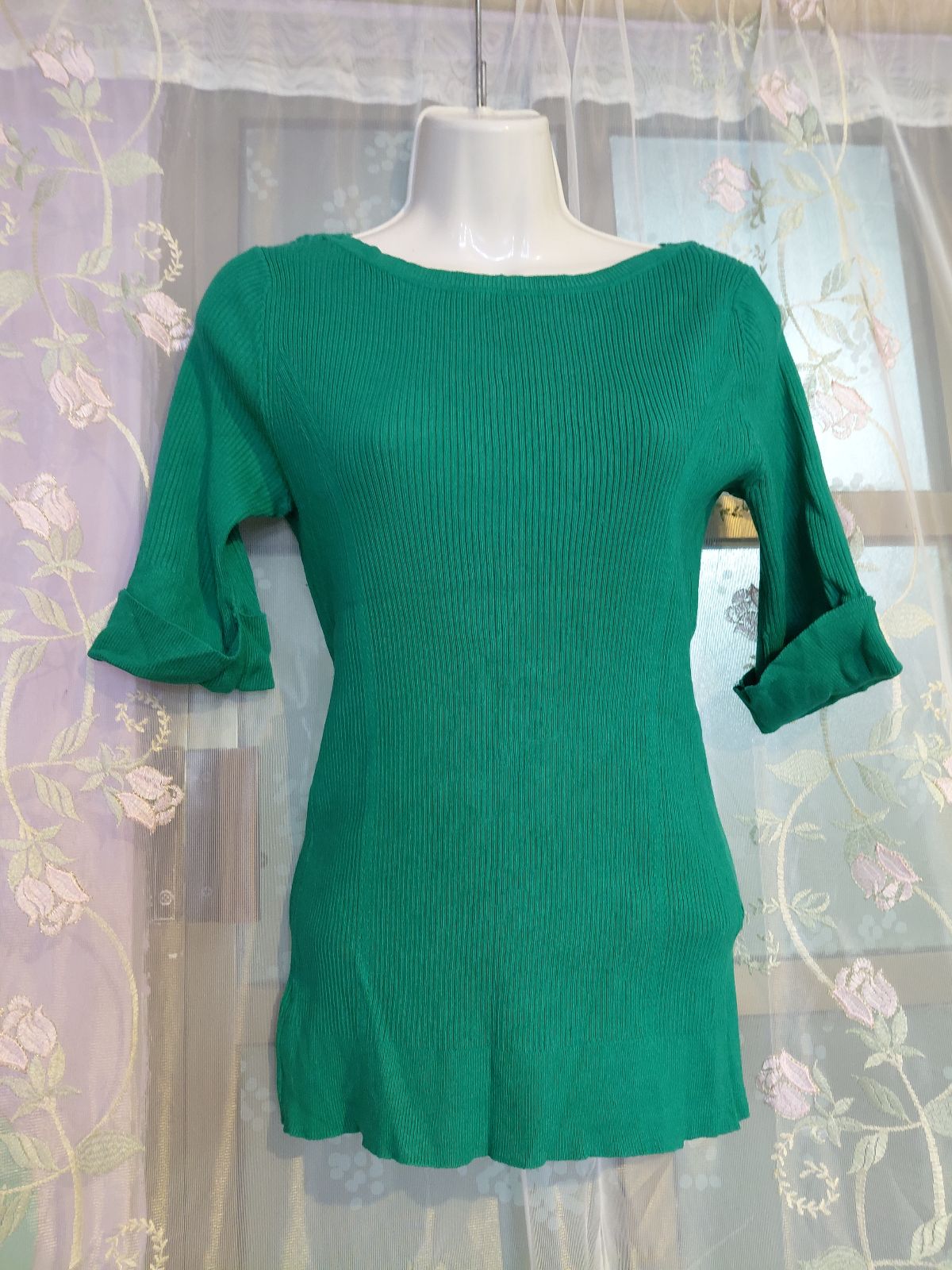 Blusa de Tejido Acanalado Verde Esmeralda con Botones