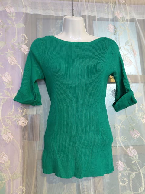 Blusa de Tejido Acanalado Verde Esmeralda con Botones