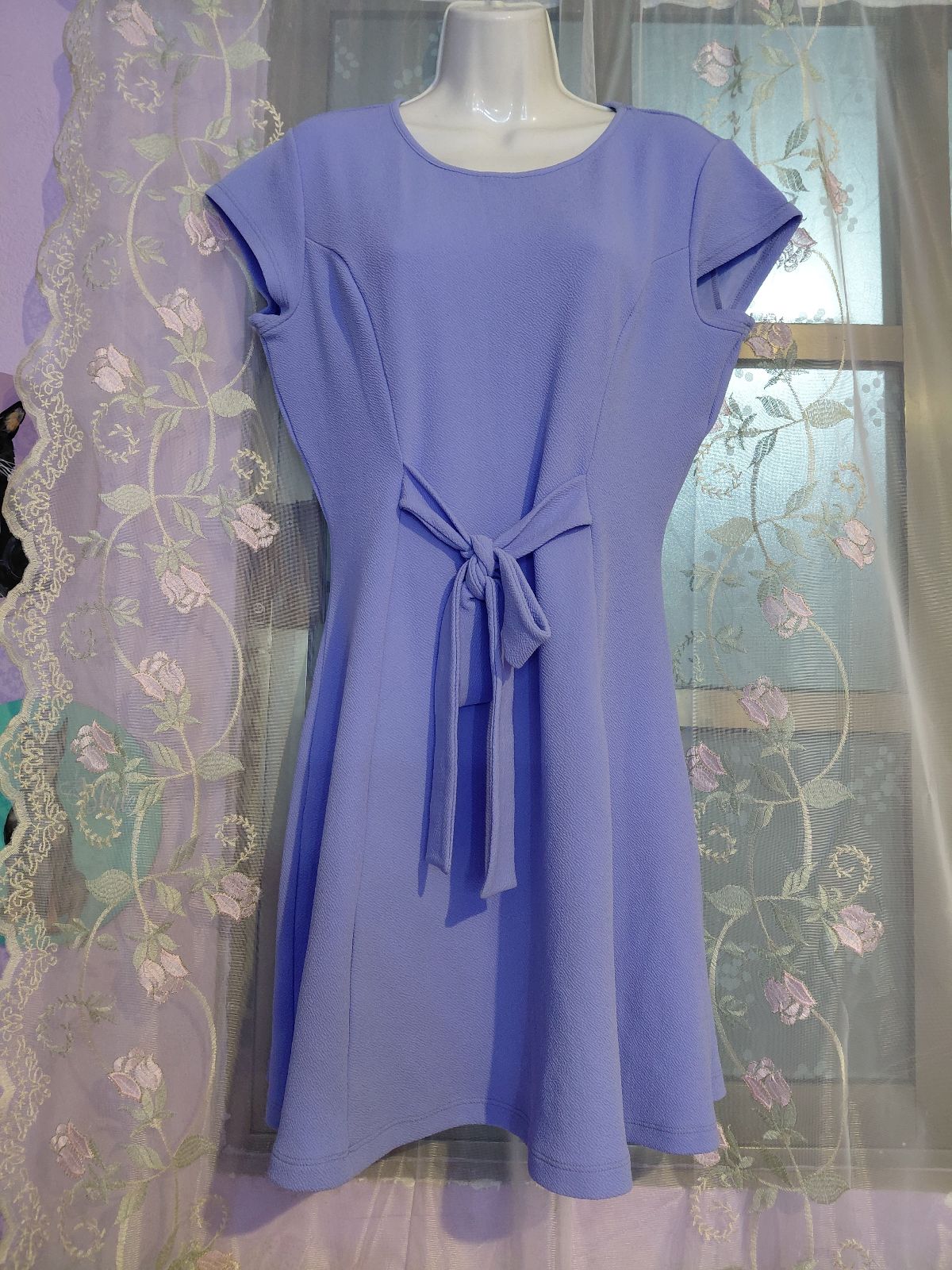 Vestido Corto Lazo Frontal Estilo Romántico Talla L