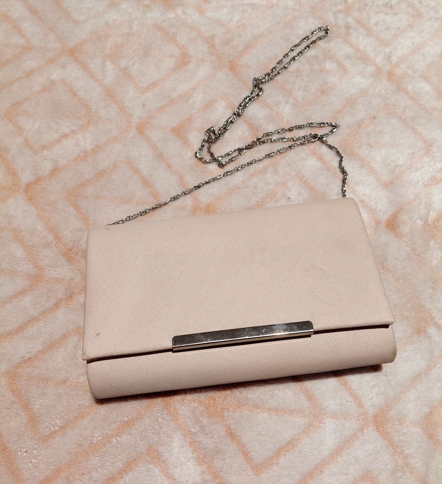 Bolsa de Noche Clutch Texturizada con Cadena Desmontable