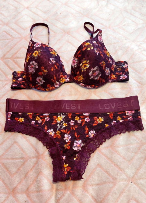 Set de Lencería Lovest Color Vino con Estampado Floral