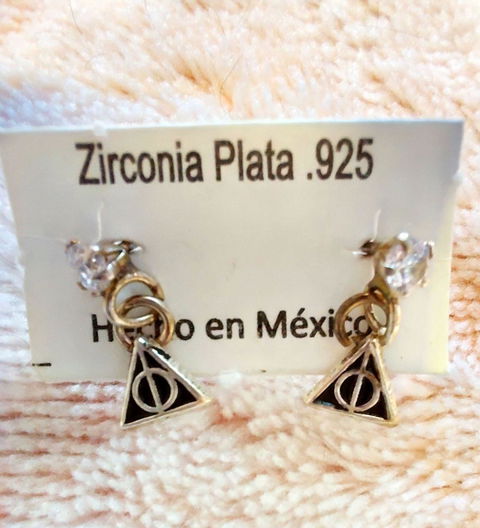Aretes Broquel Reliquias de la Muerte