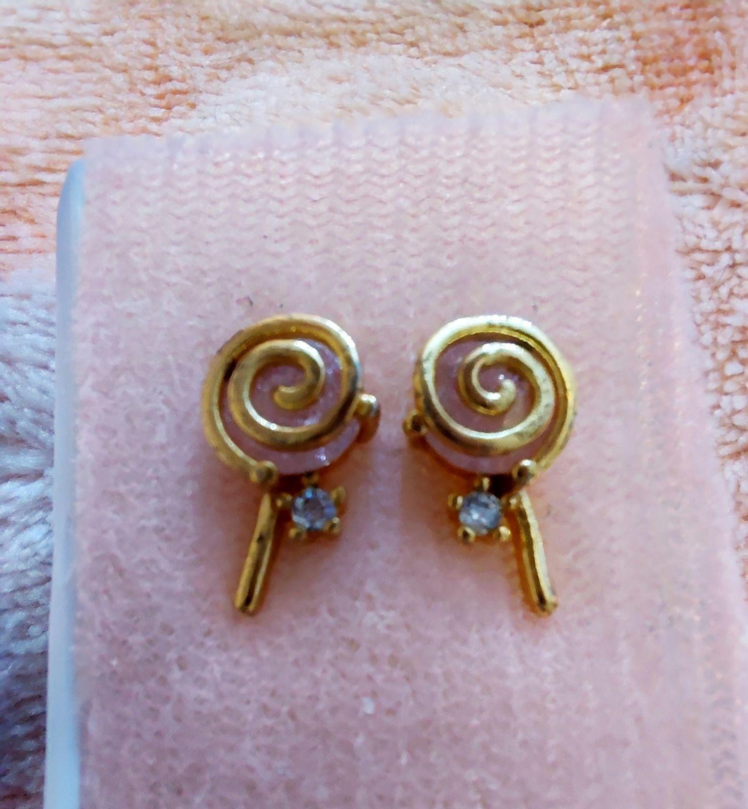 Aretes Broqueles de Paleta Dulce con Chapa de Oro
