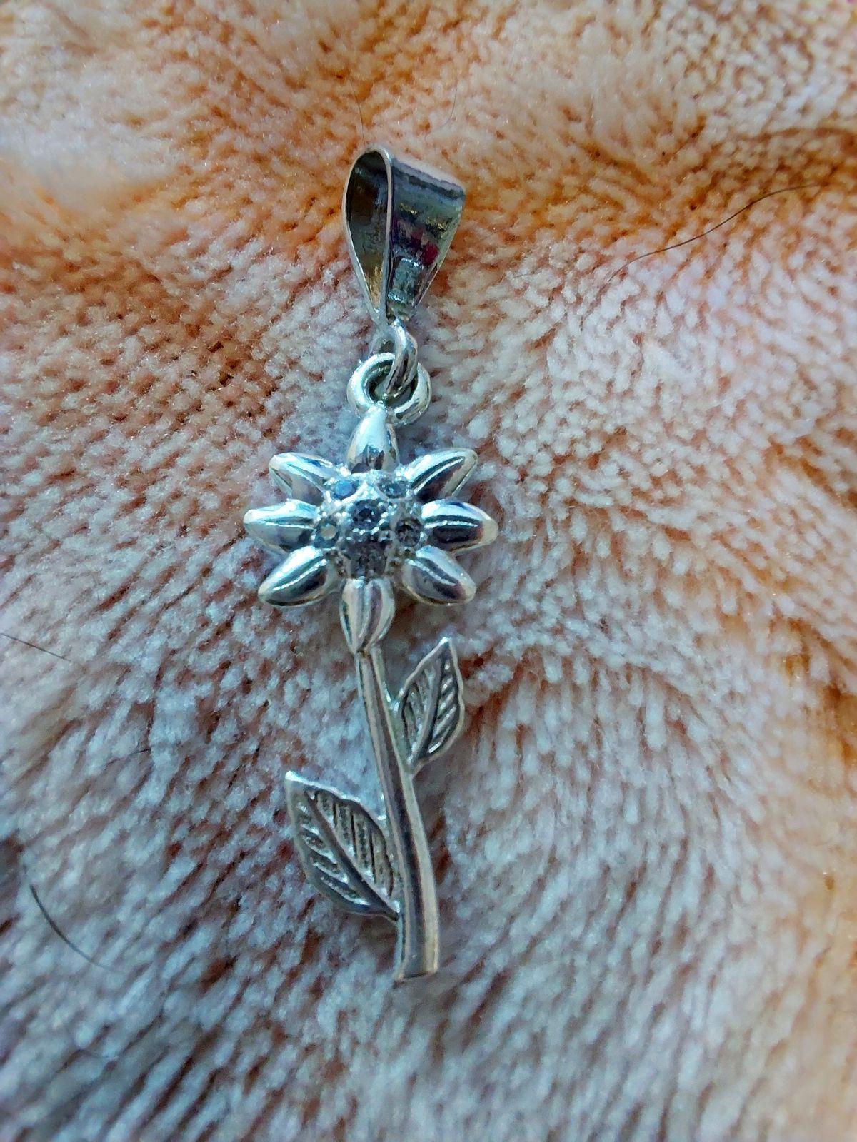 Dije de Girasol Plata con Zirconias