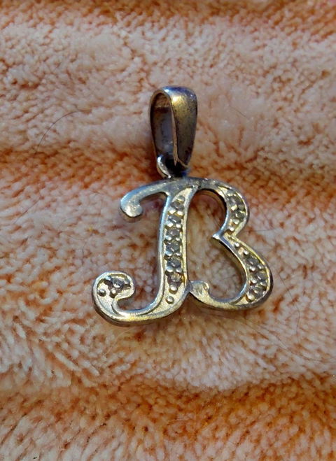 Dije de Inicial 'B' con Circonias en Plata 925