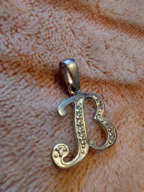 Dije de Inicial 'B' en Plata 925 con Circonias