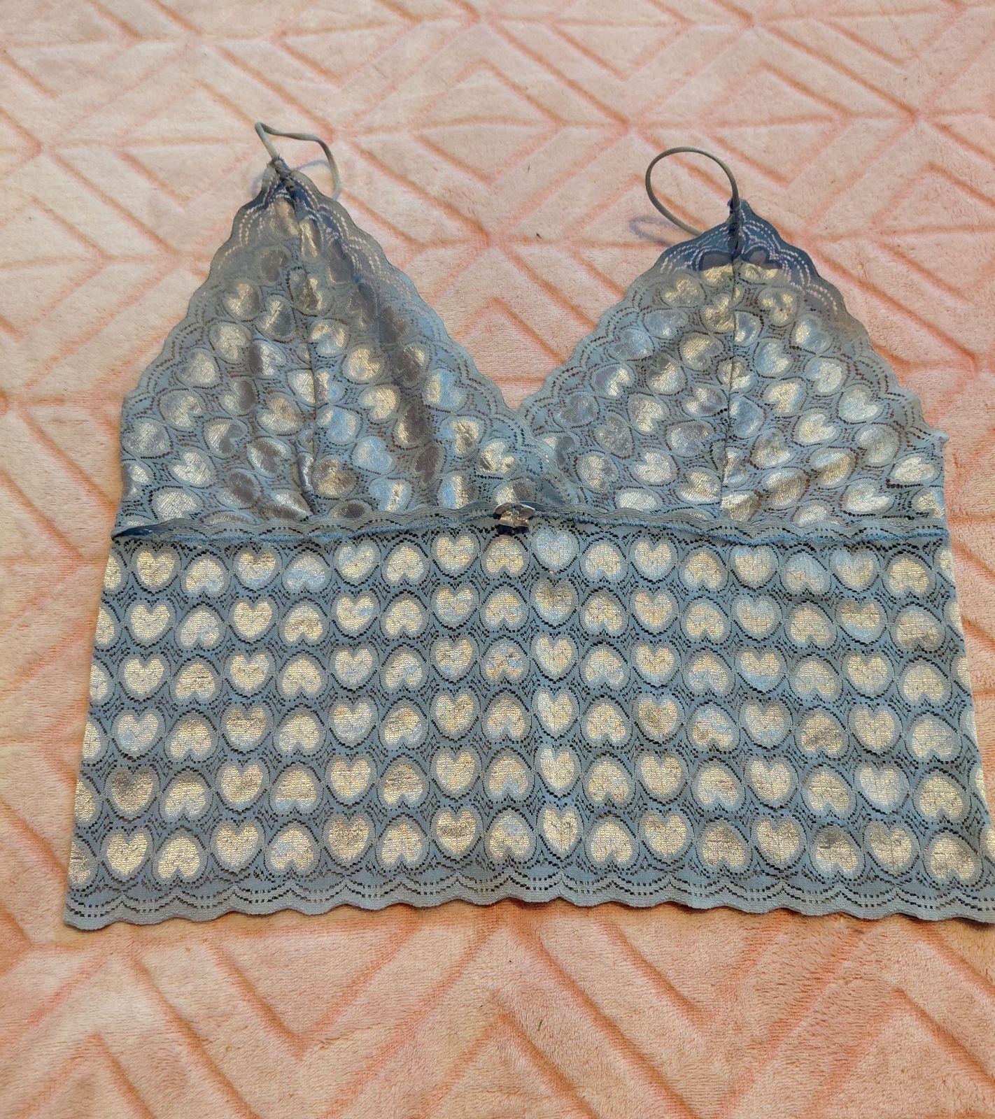 Bralette Crop Top de Encaje Corazones Cuello en V