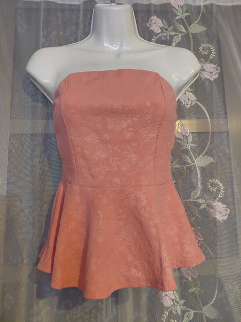 Blusa Strapless Peplum Charlotte Russe